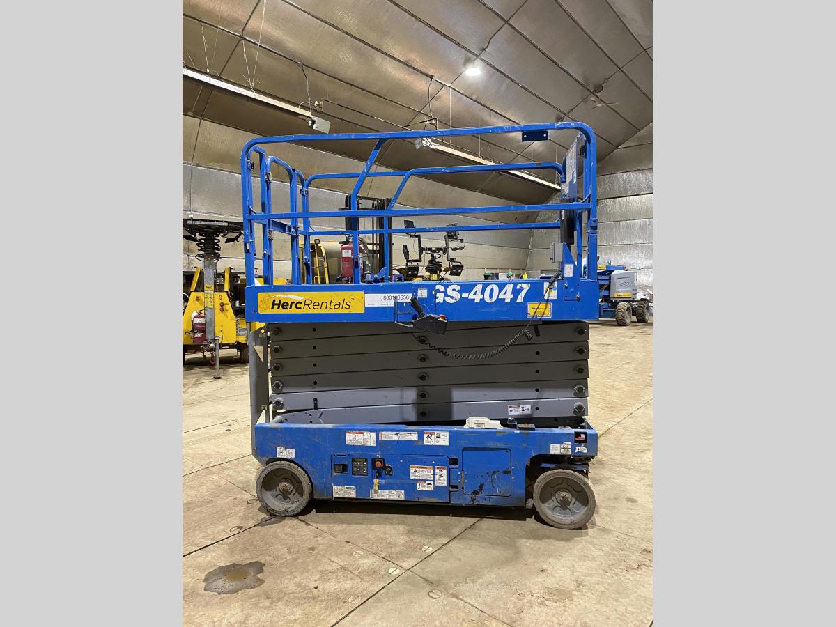 2017 Genie GS-4047