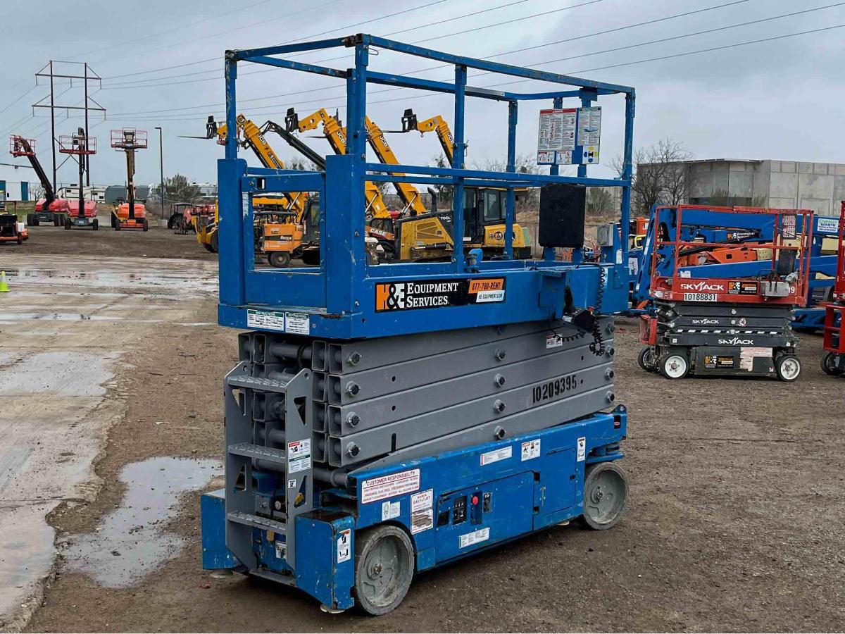 2017 Genie GS-3232-3