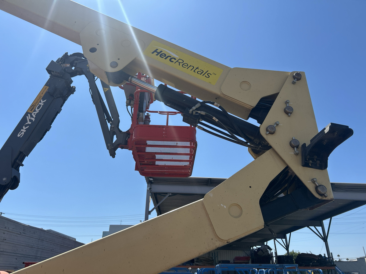 2018 JLG E450AJ-4