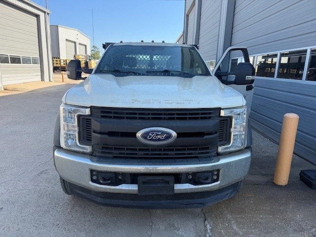 2019 Ford F550-3
