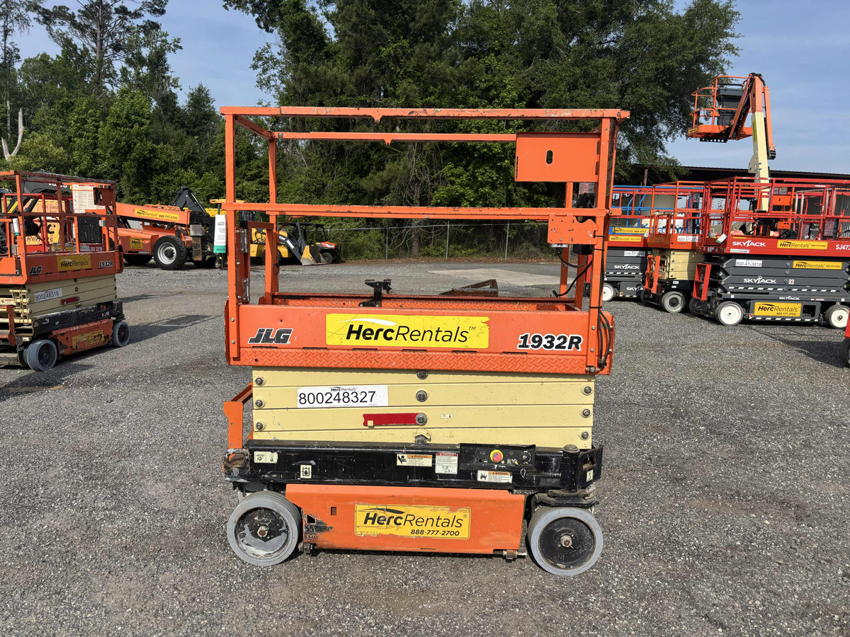 2019 JLG 1932R-3