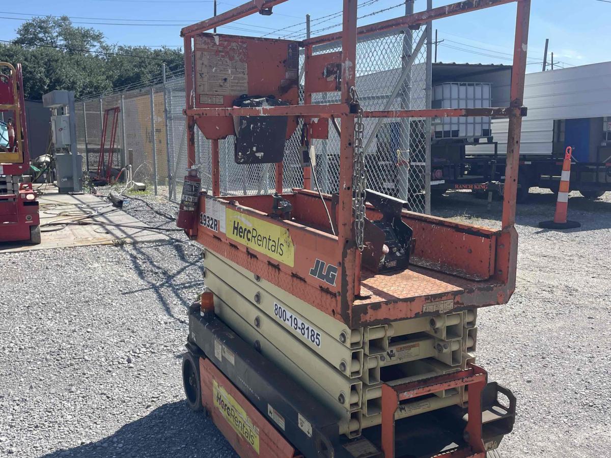 2018 JLG 1932R