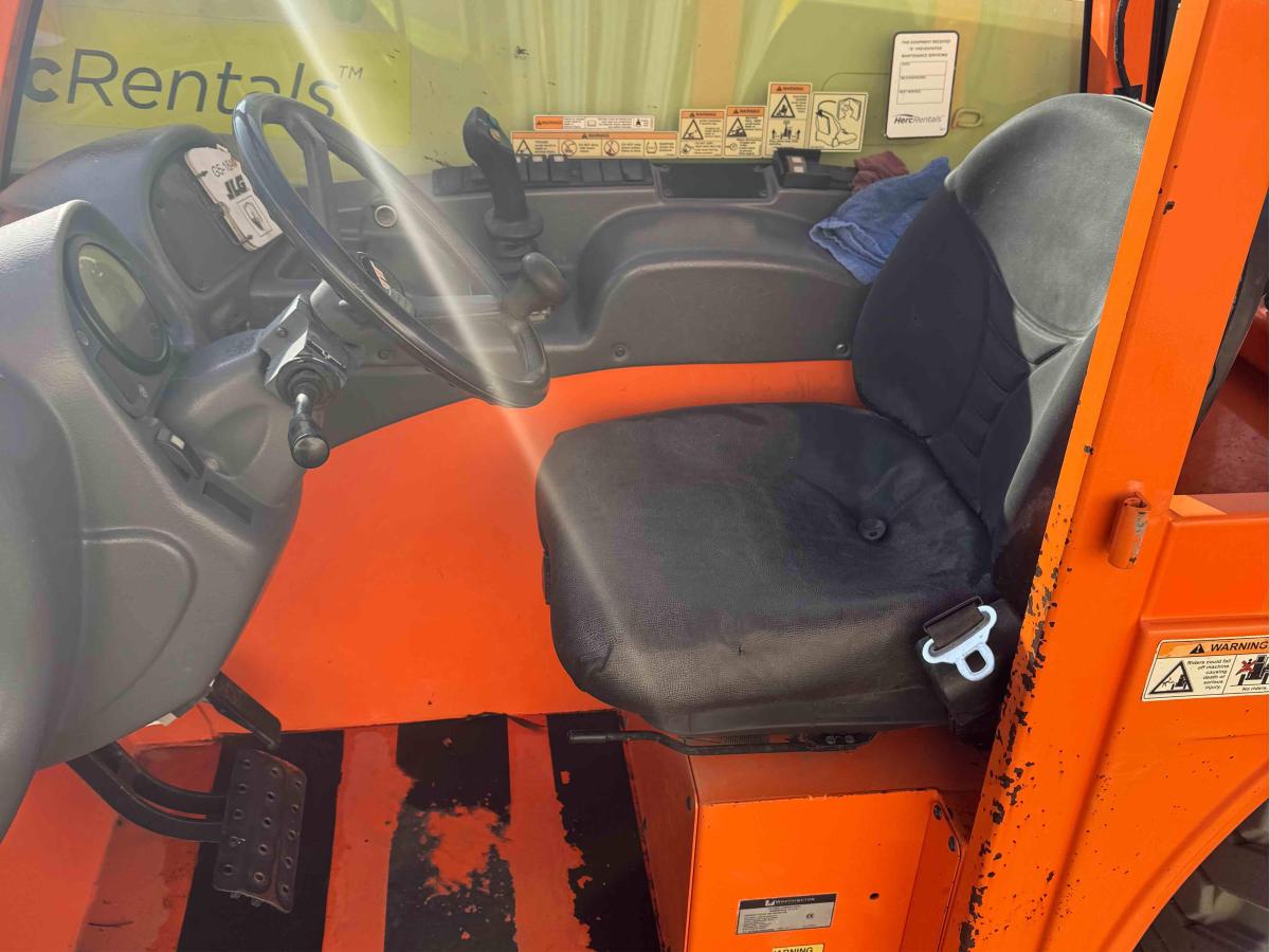 2017 JLG G5-18A