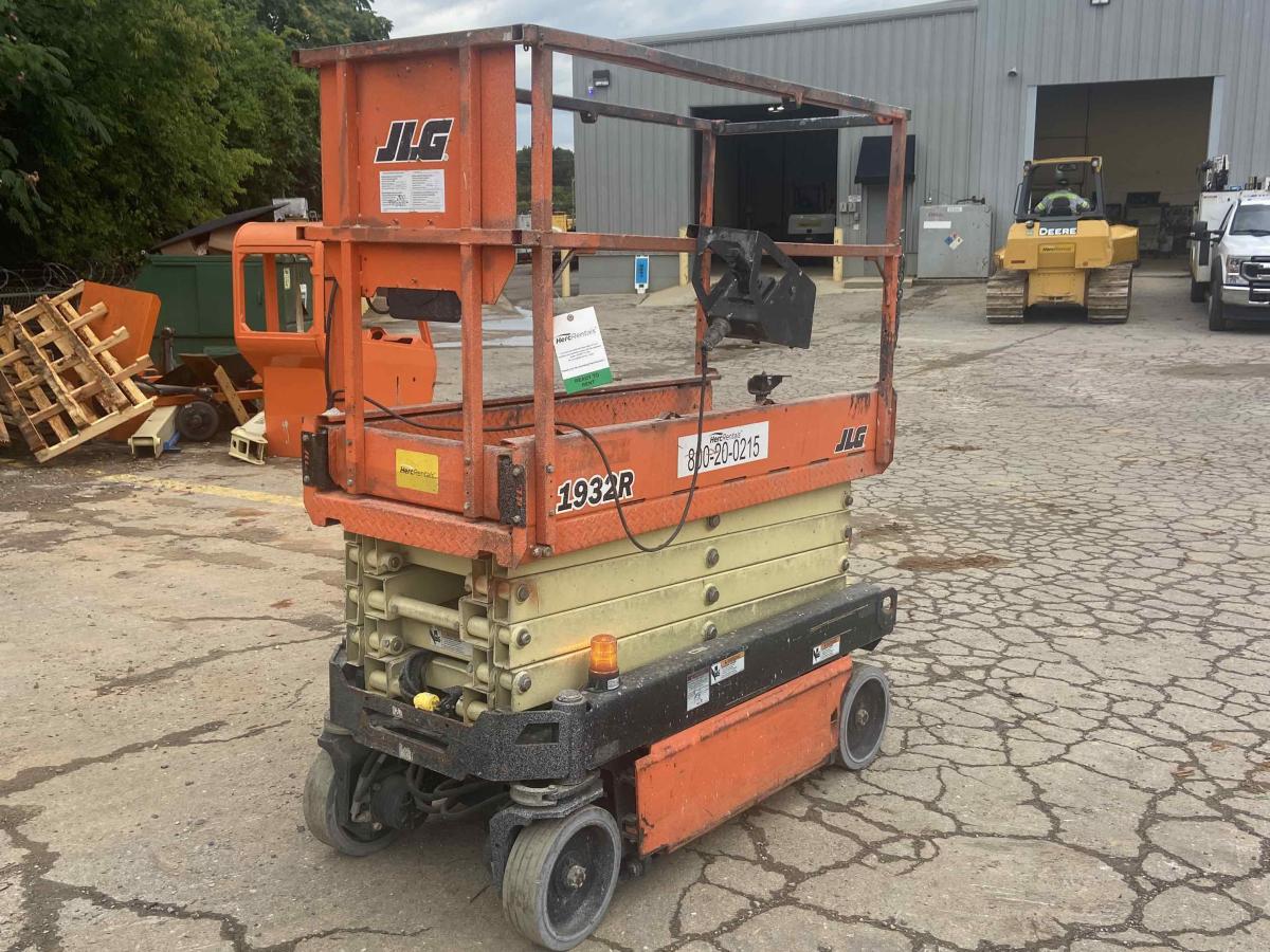 2018 JLG 1932R