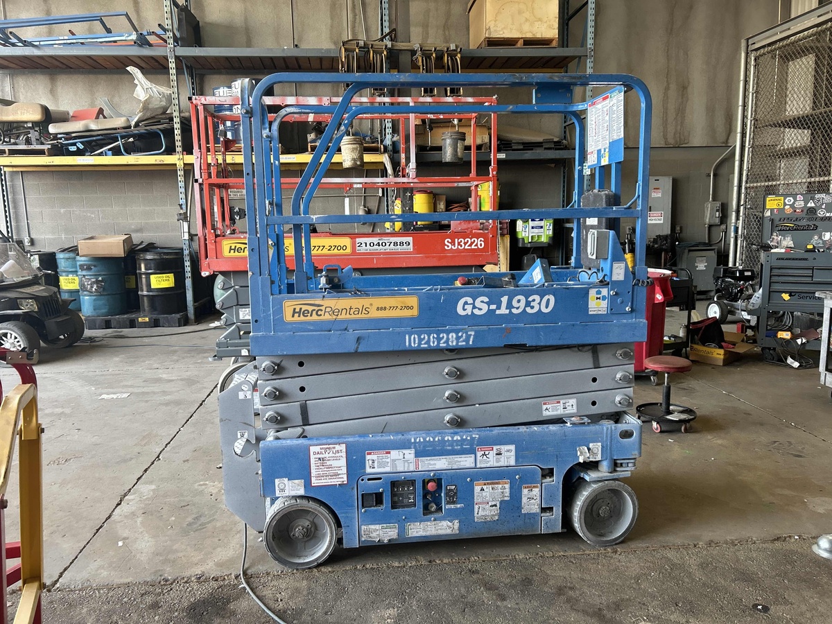2018 Genie GS-1930