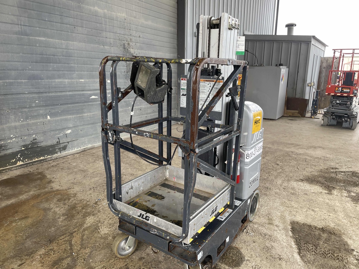 2020 JLG 20MVL