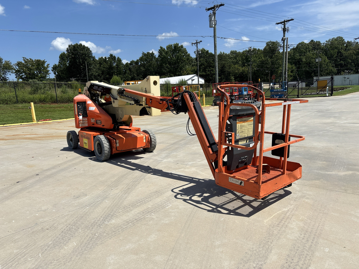 2015 JLG E400AJPN-2