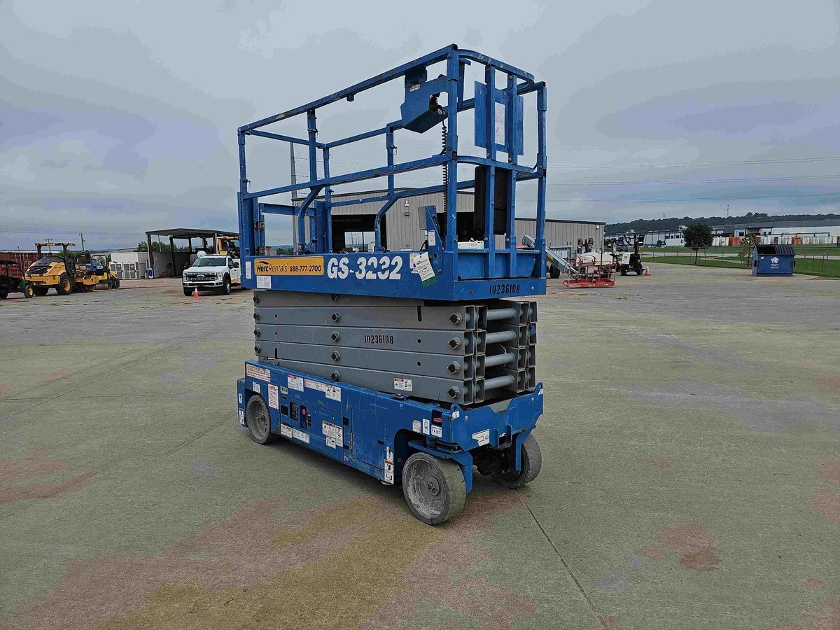 2018 Genie GS-3232