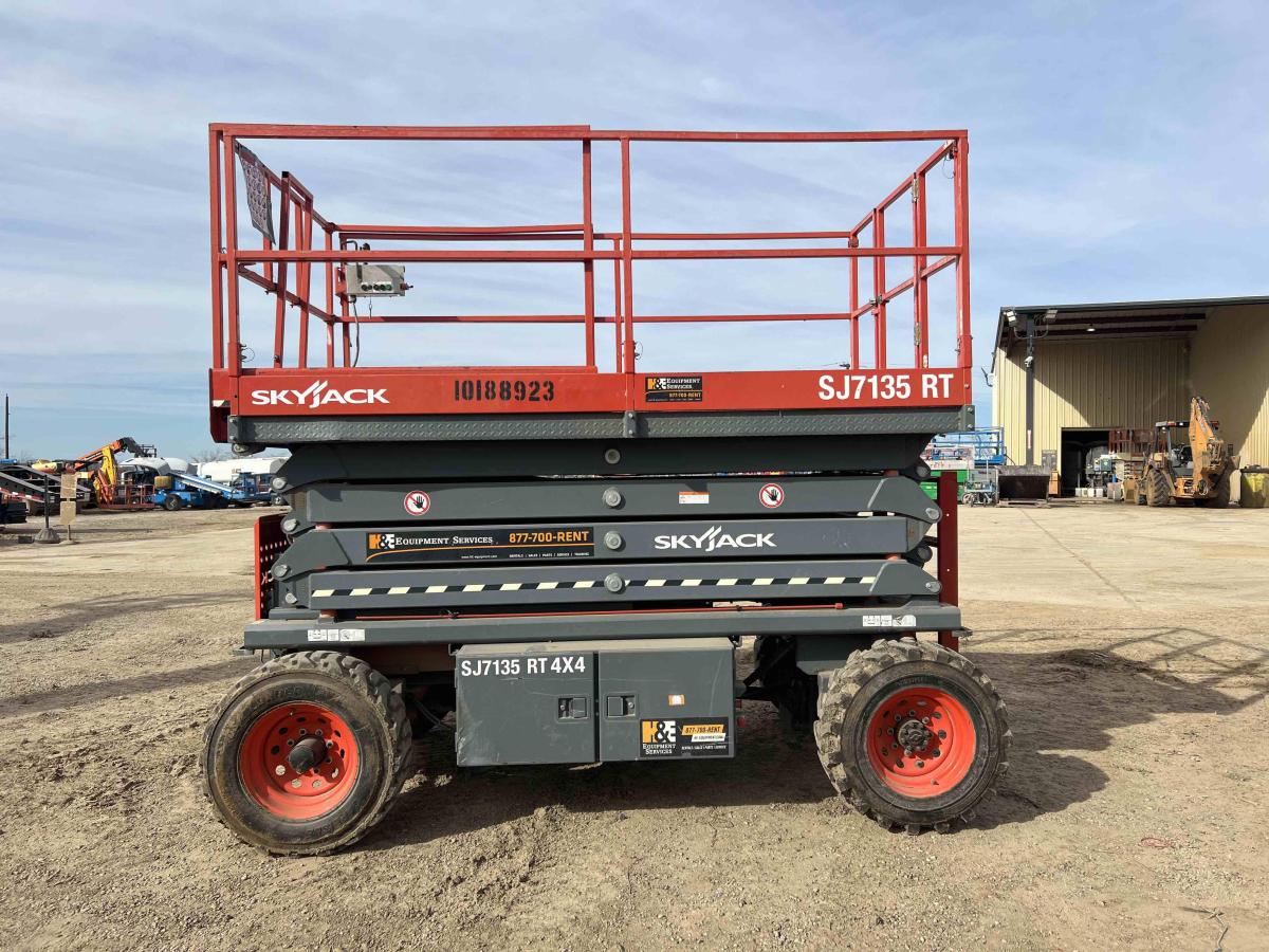 2016 Skyjack SJ-7135RT