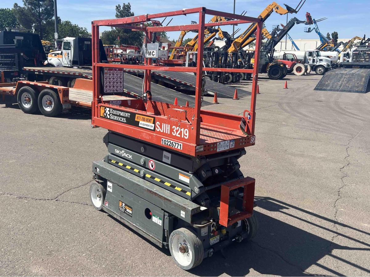 2017 Skyjack SJ3219