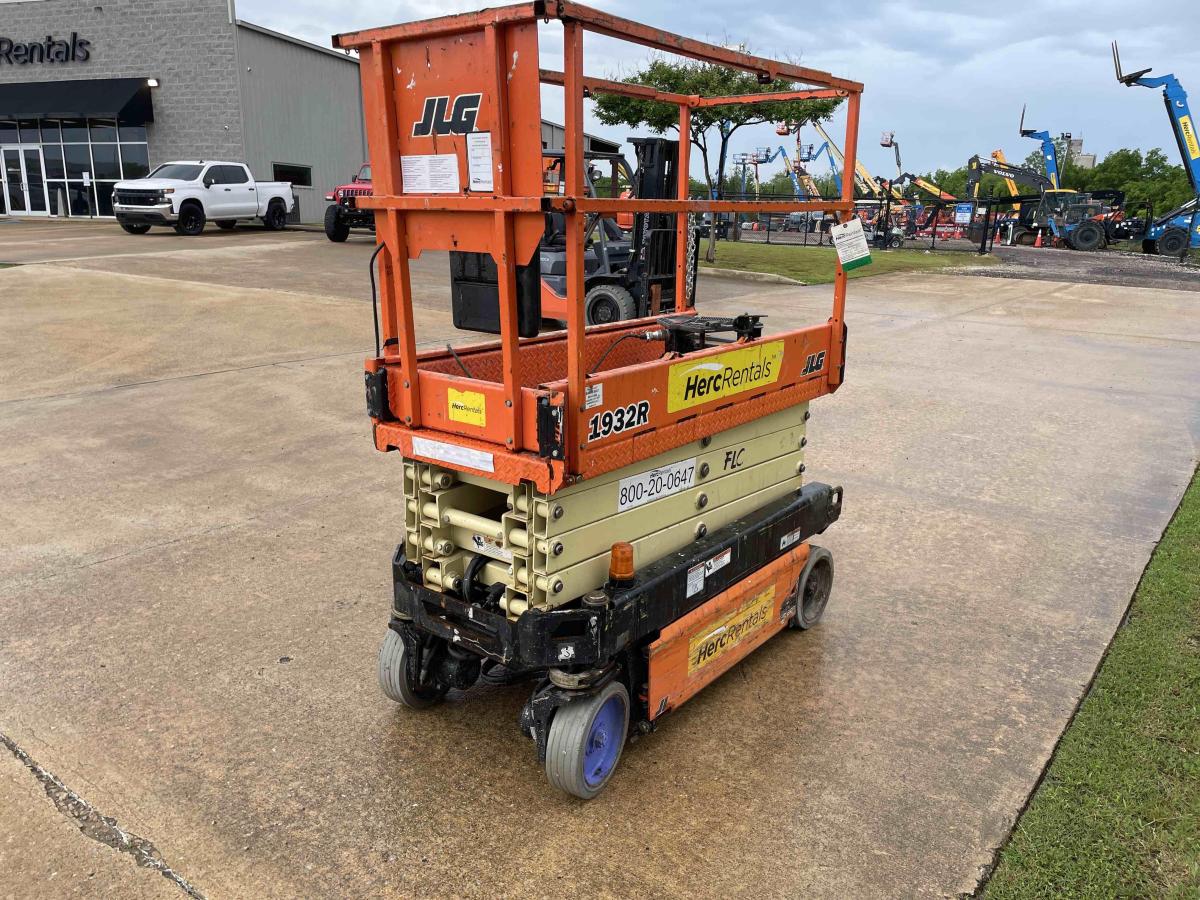 2018 JLG 1932R