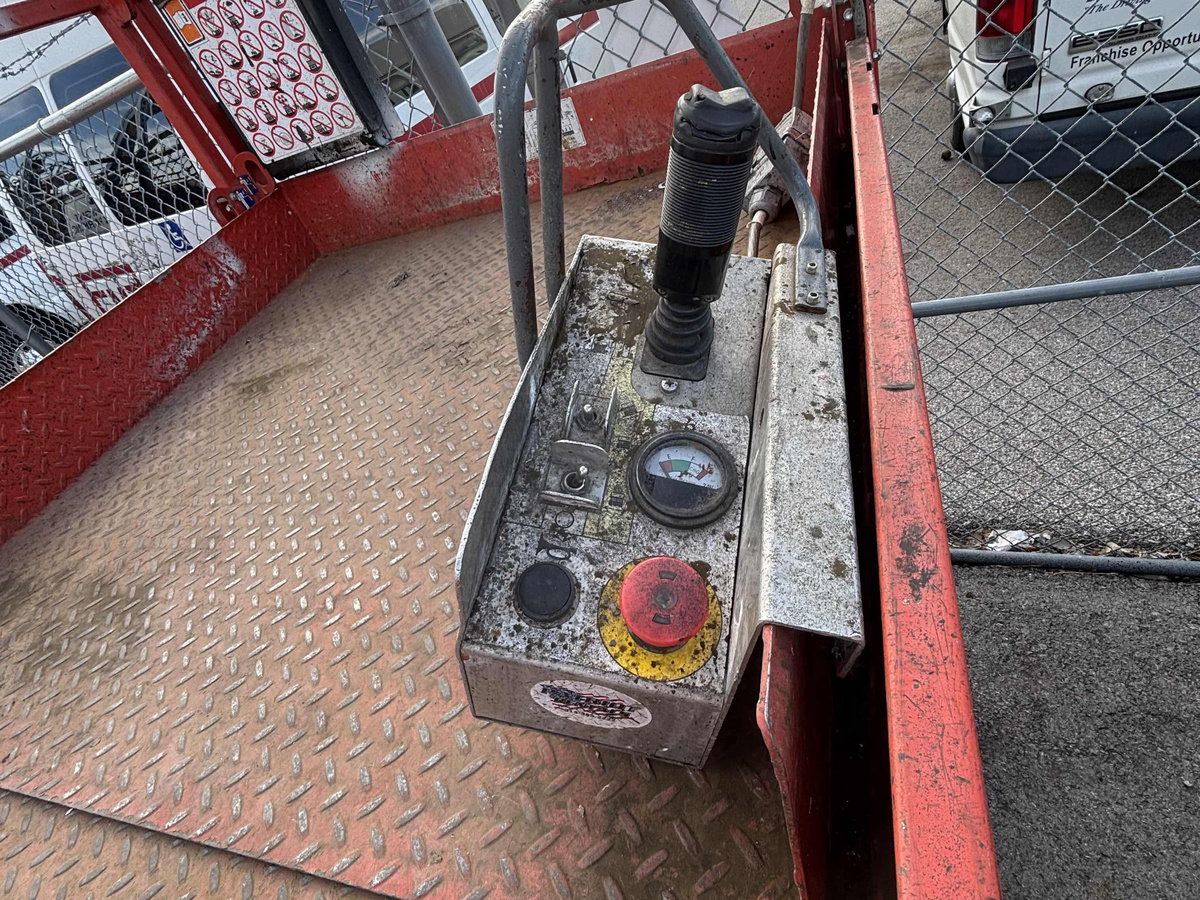 2019 Skyjack SJ4740