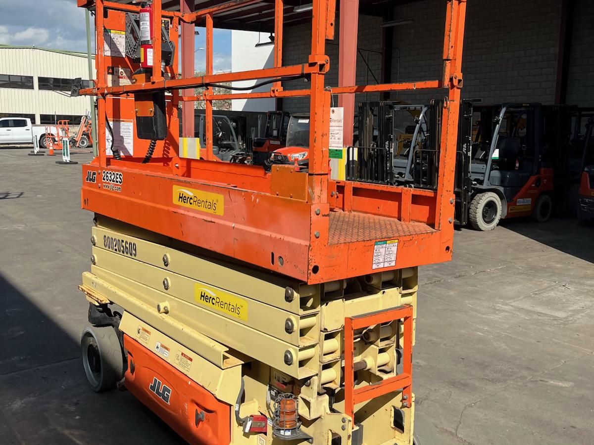 2018 JLG 2632ES
