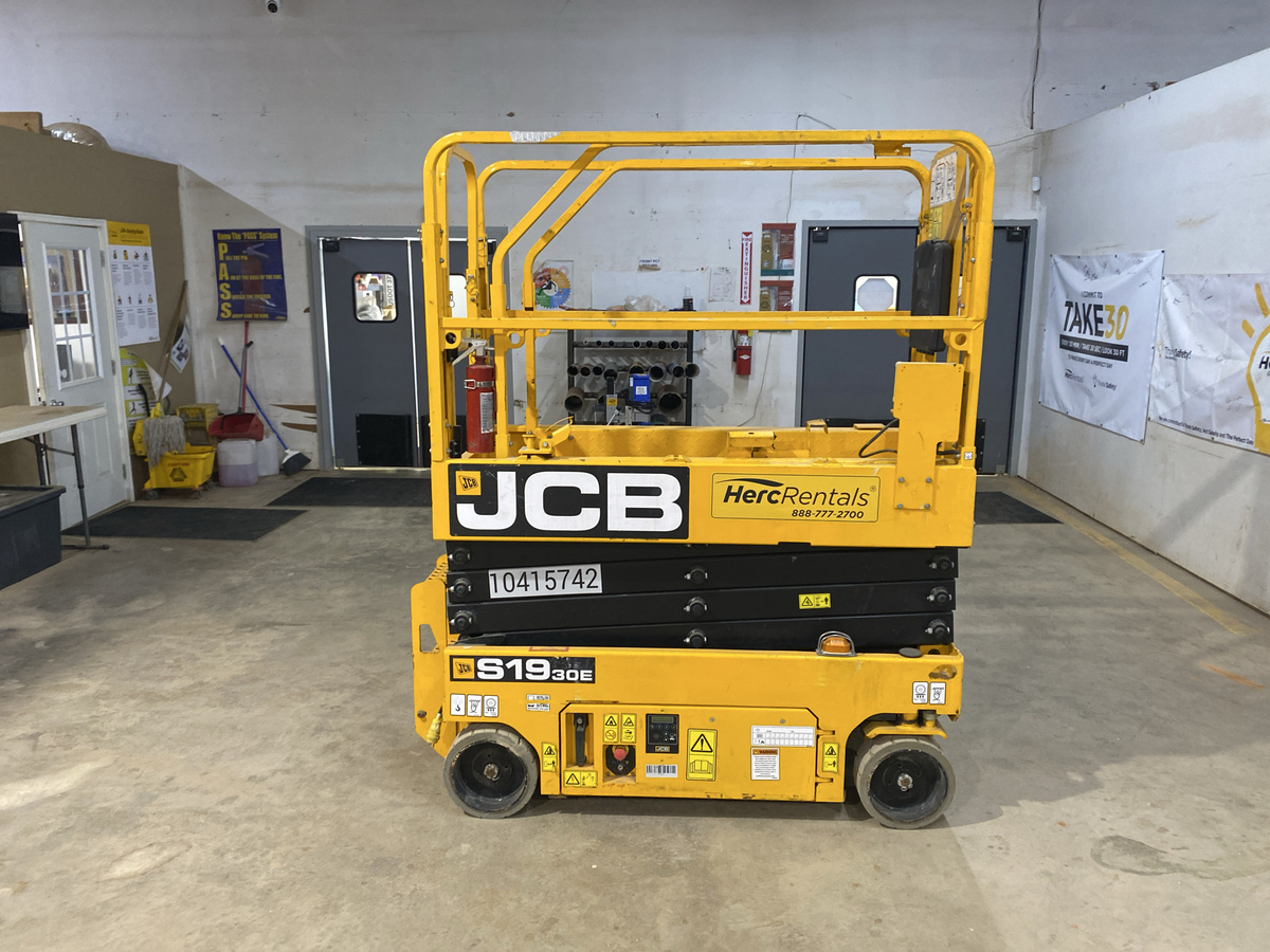 2023 JCB S1930E