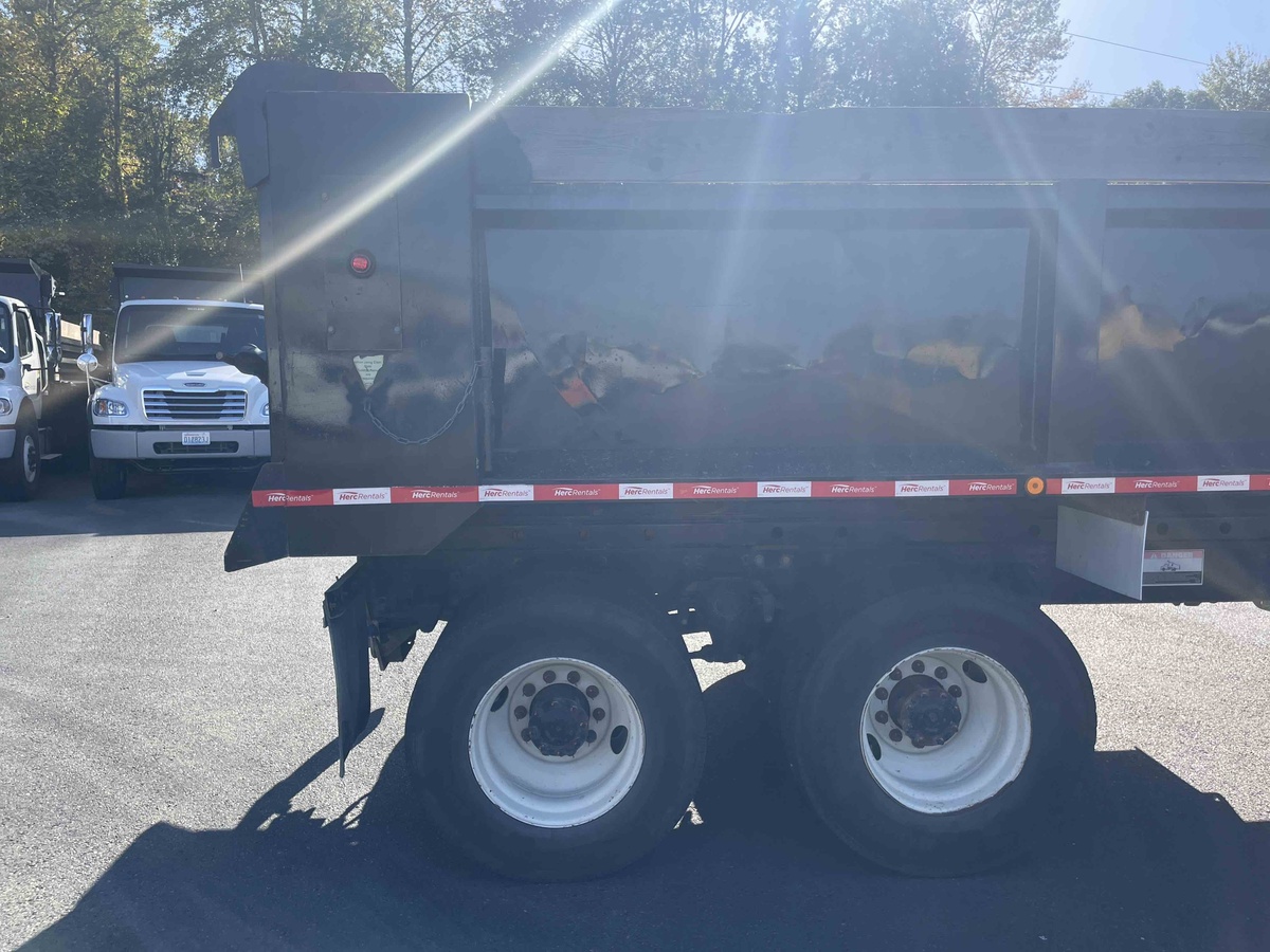 2018 Freightliner M2106-9