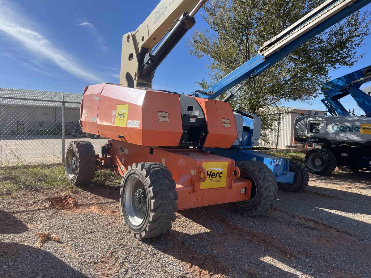 2018 JLG 800S