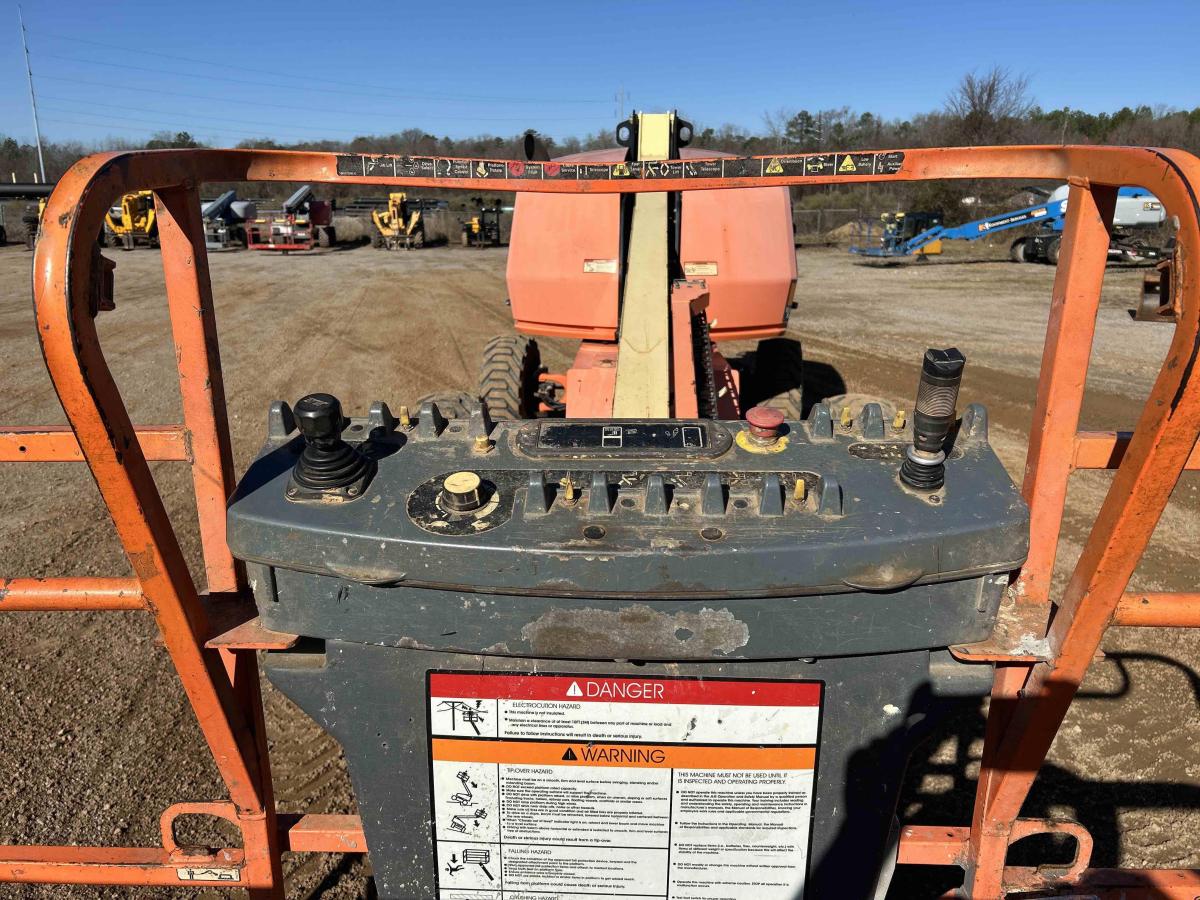 2016 JLG 400S