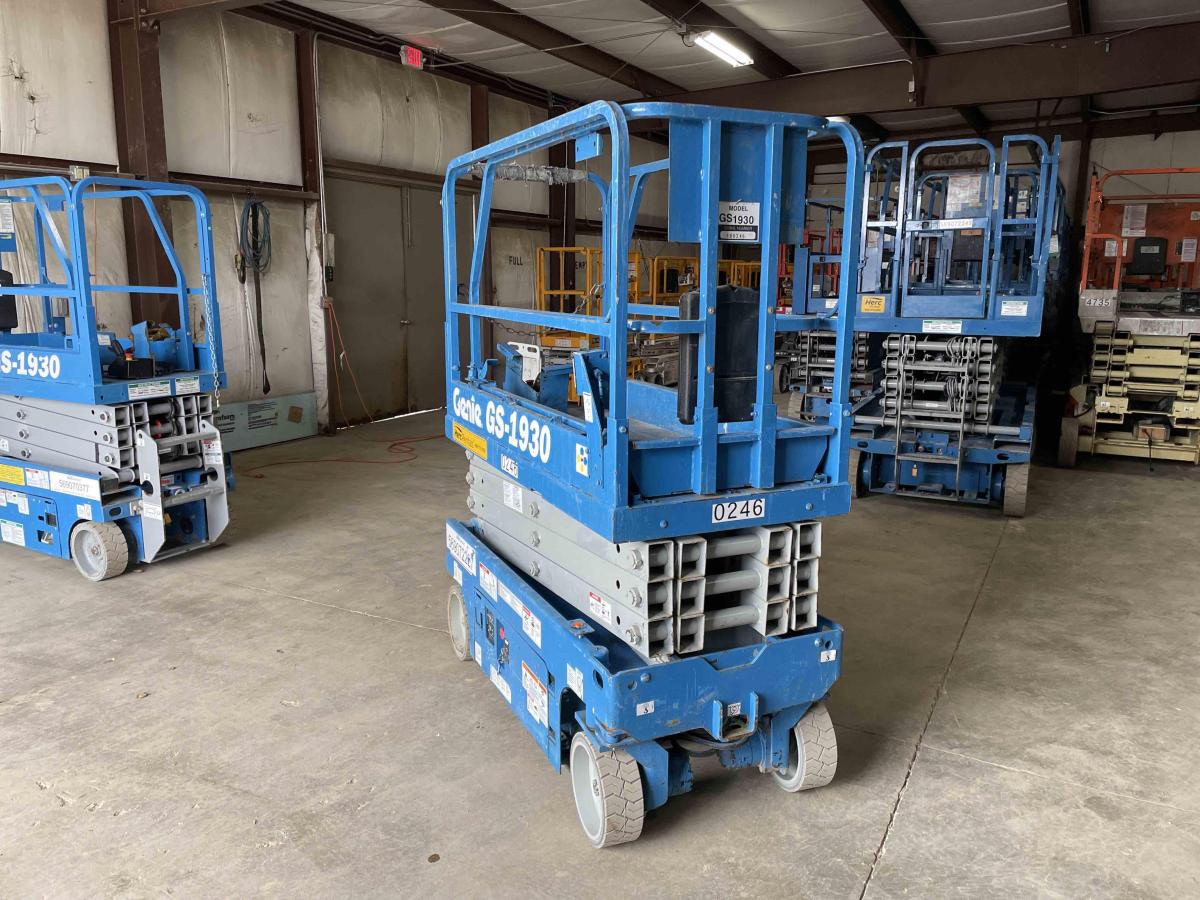 2018 Genie GS-1930