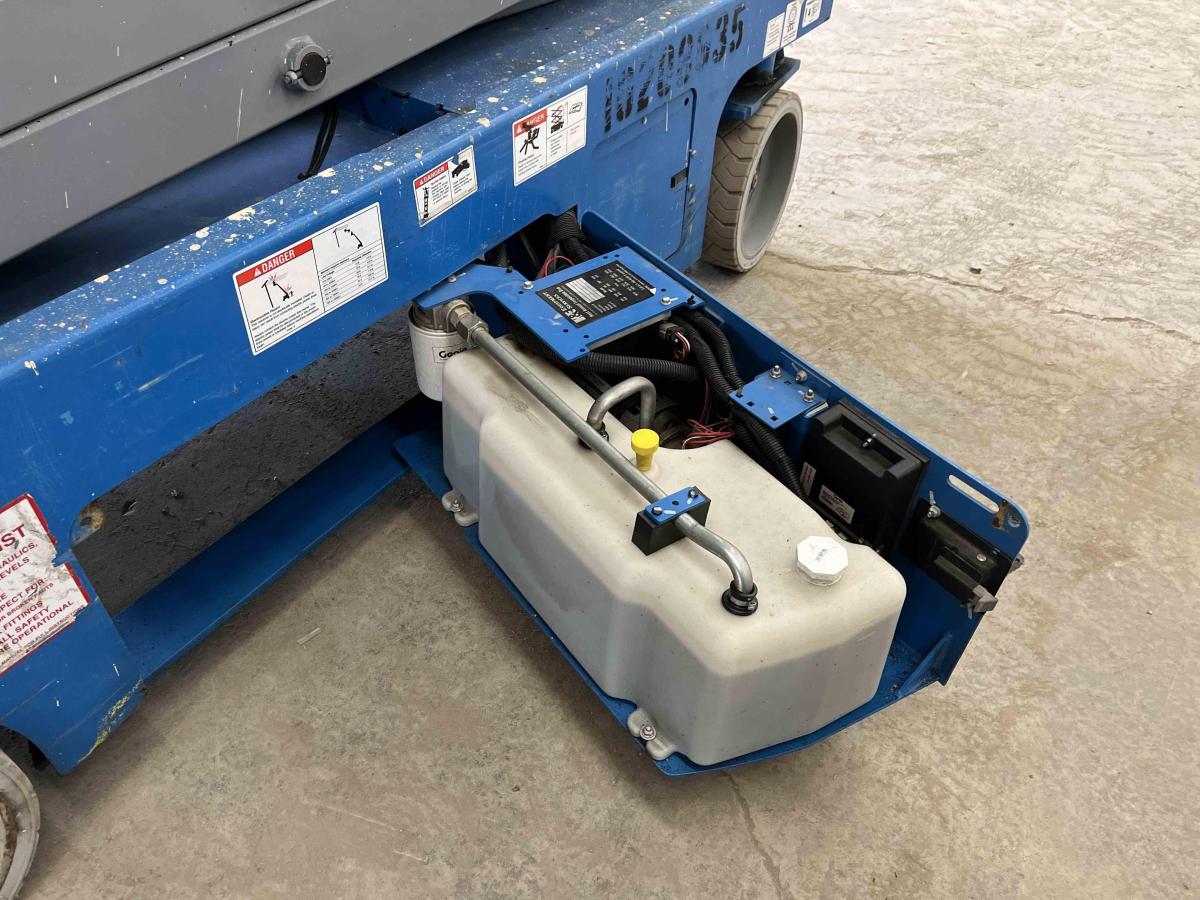 2017 Genie GS-4047