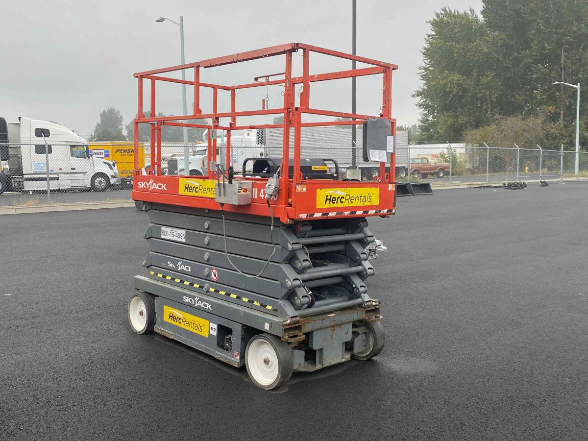 2017 Skyjack SJ4740
