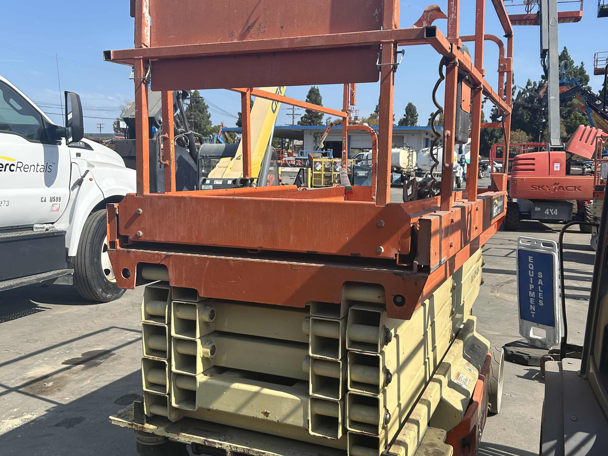 2016 JLG 3246ES-3