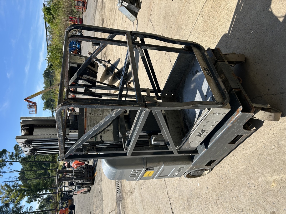 2017 JLG 20MVL-4