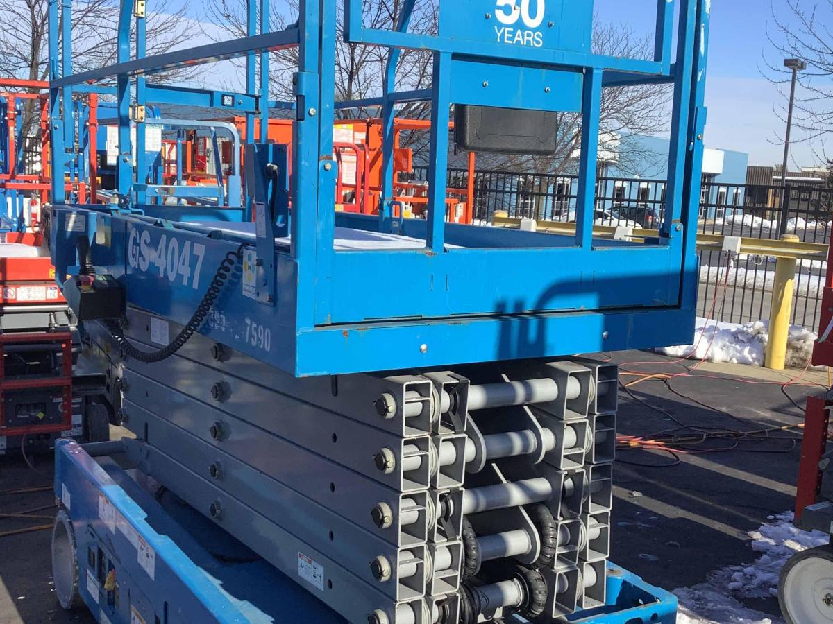 2016 Genie GS-4047