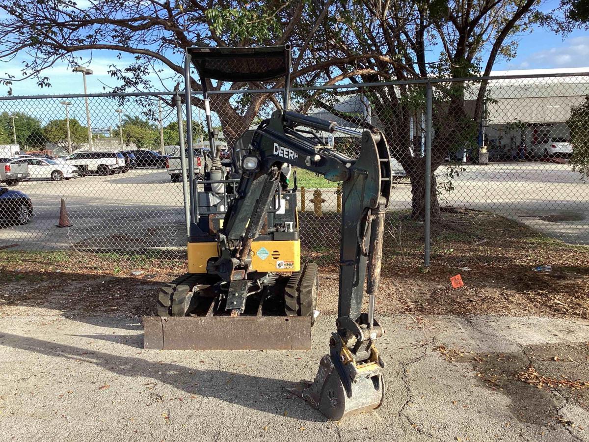 2019 John Deere 17G