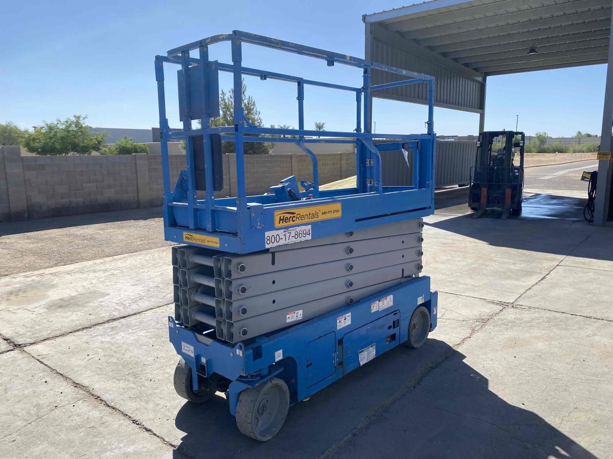 2017 Genie GS-3232