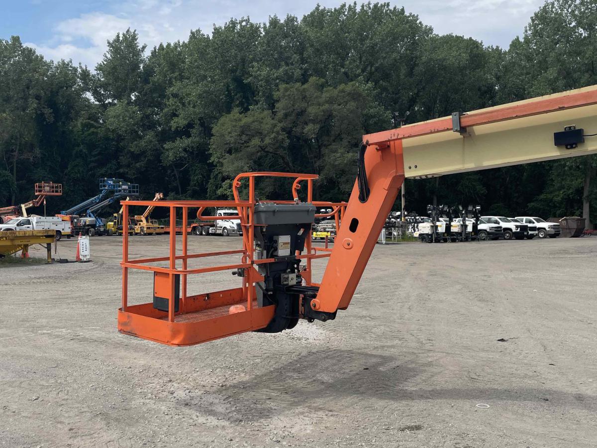 2015 JLG 800A