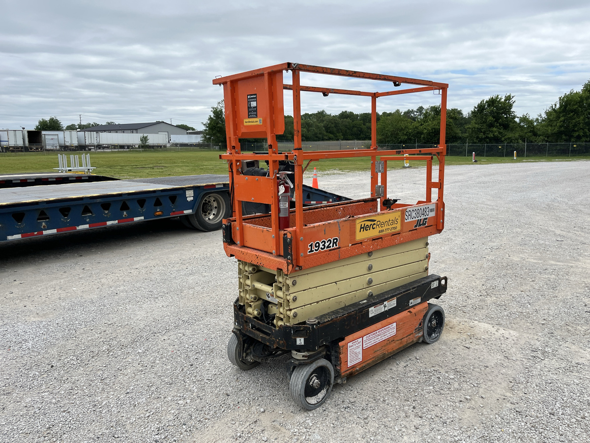 2018 JLG 1932R-5