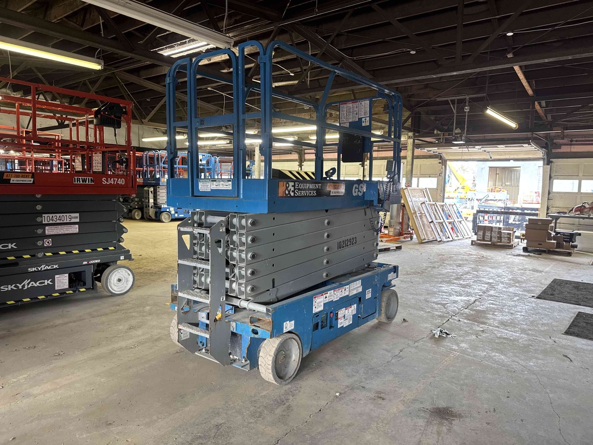 2017 Genie GS-4047-9