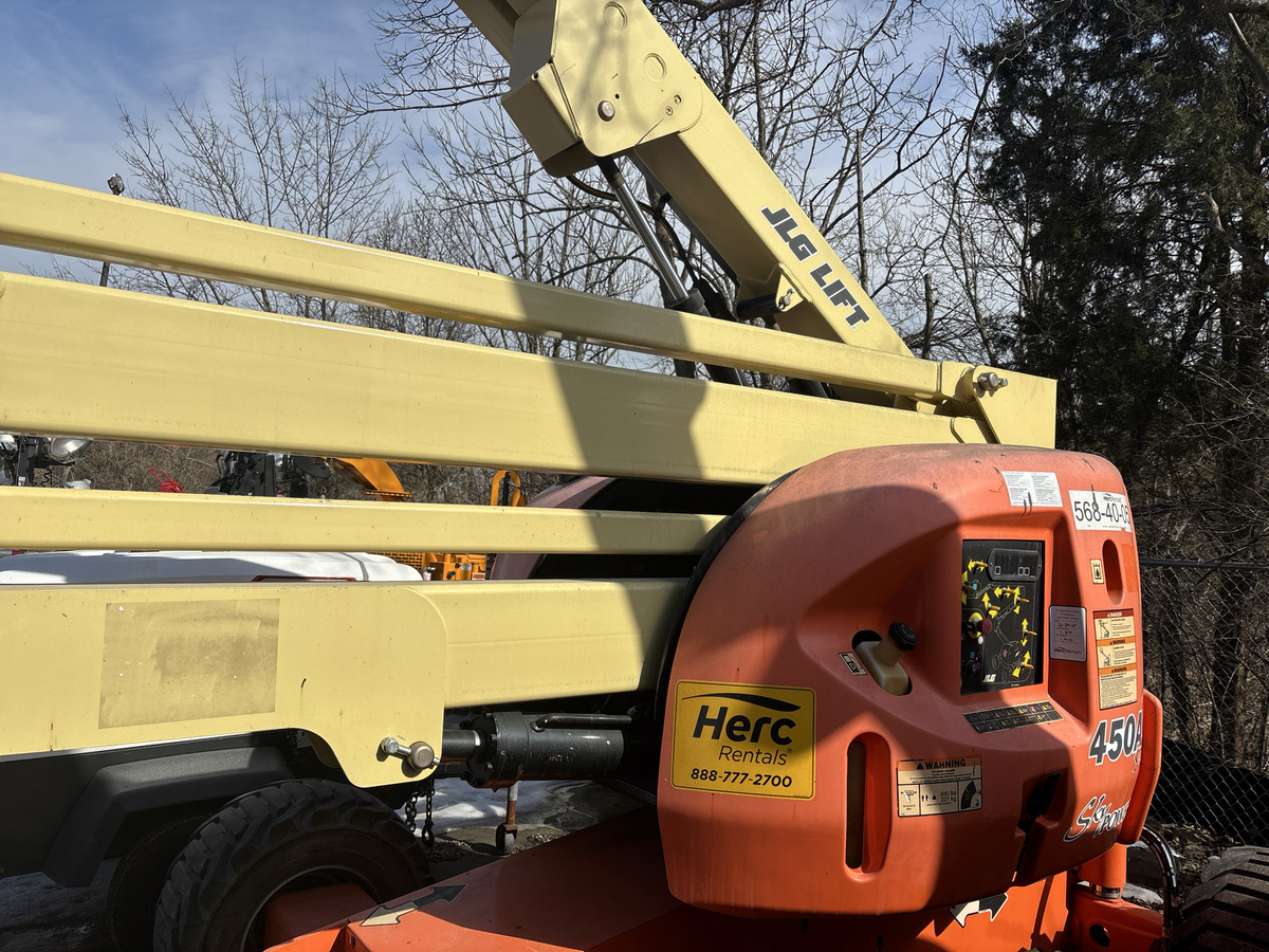 2013 JLG 450AJ-3