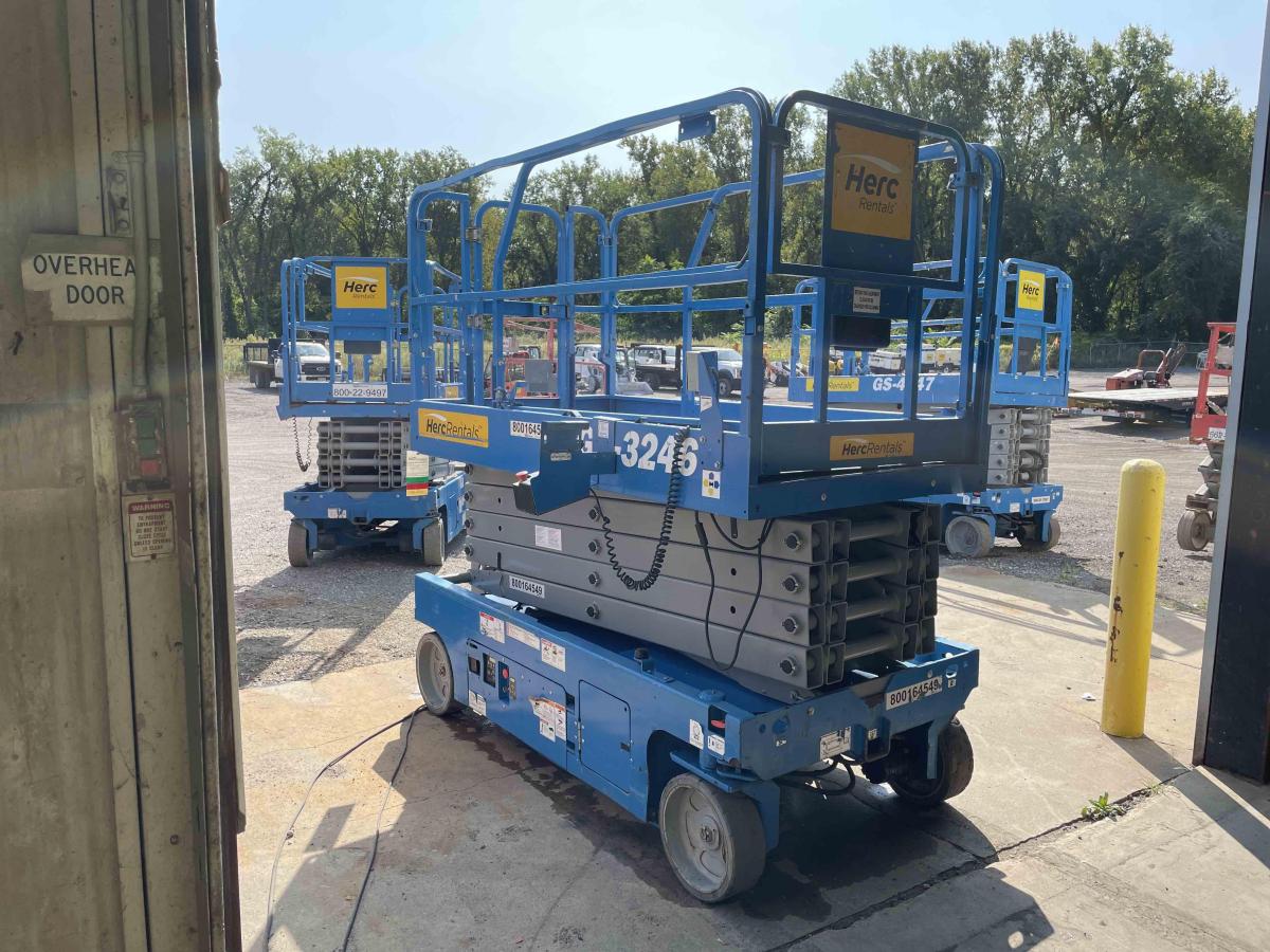 2017 Genie GS-3246