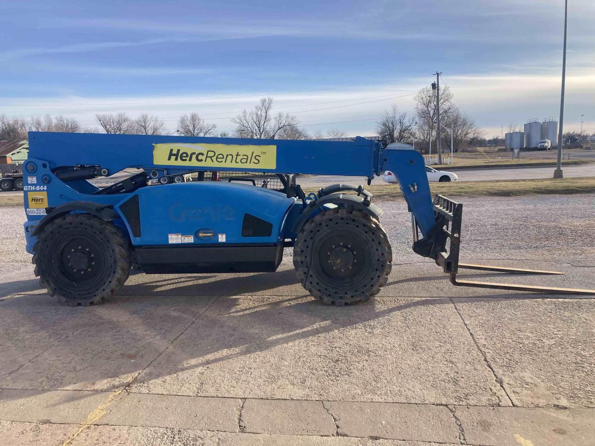 2018 Genie GTH 844