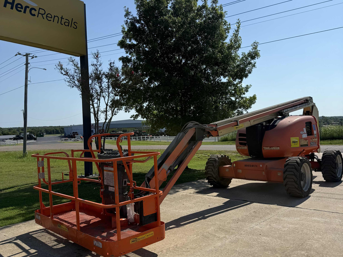2017 JLG 600AJ-6