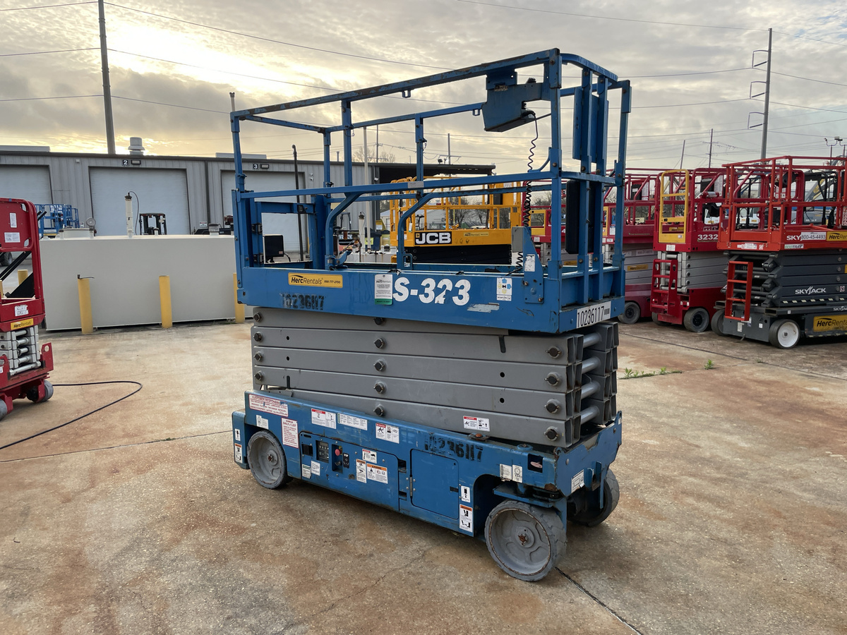 2018 Genie GS-3232