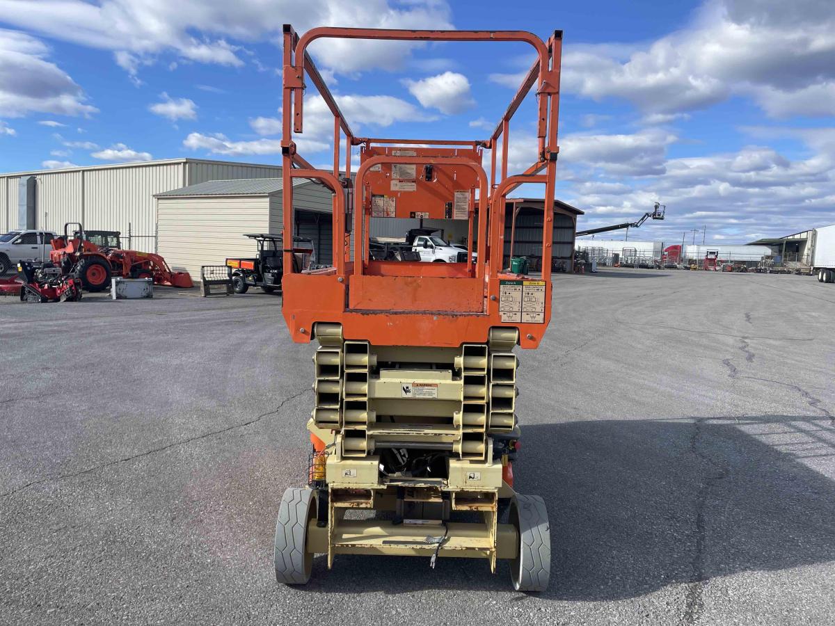 2018 JLG 3246ES
