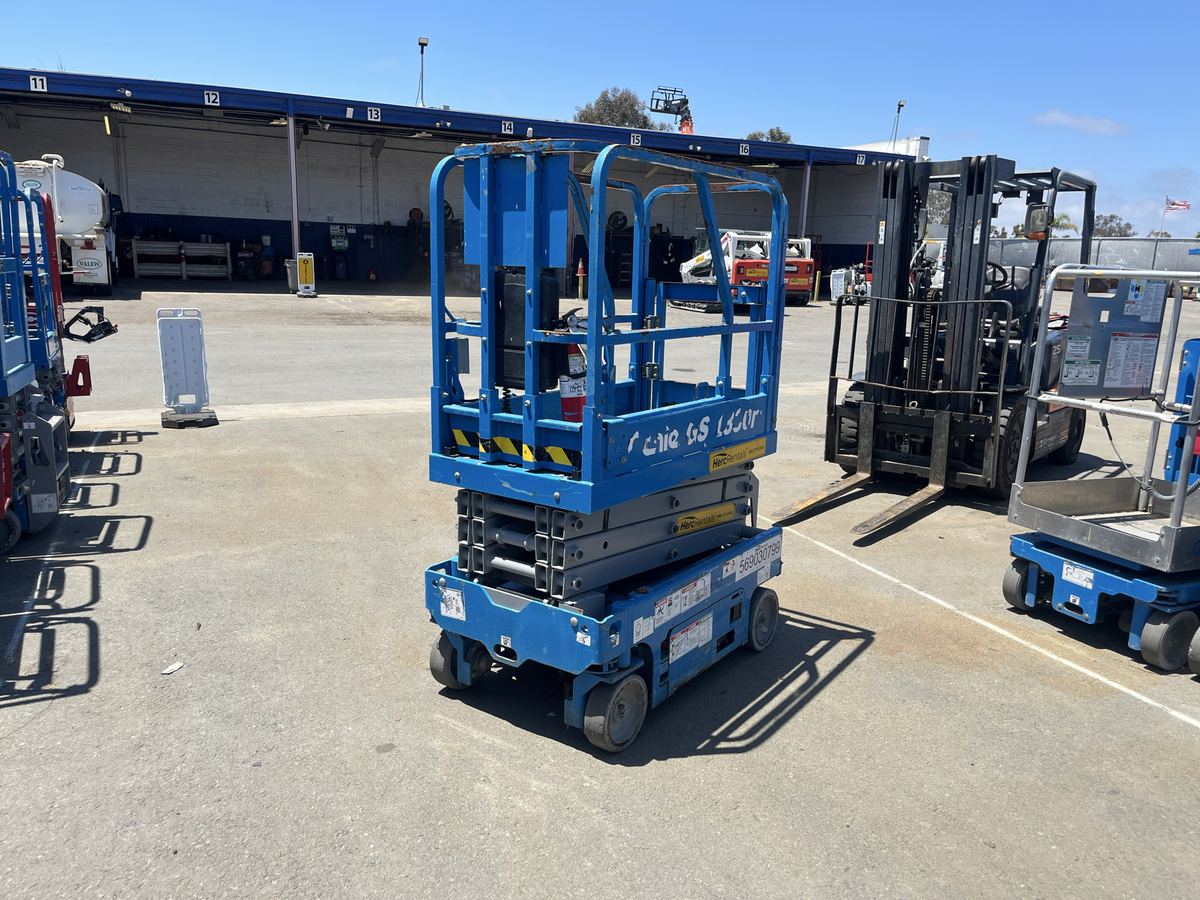 2019 Genie GS1330M-2