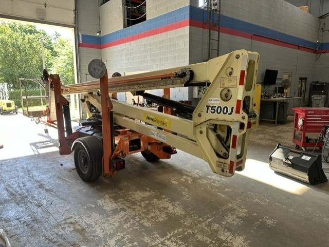 2017 JLG T500J-4