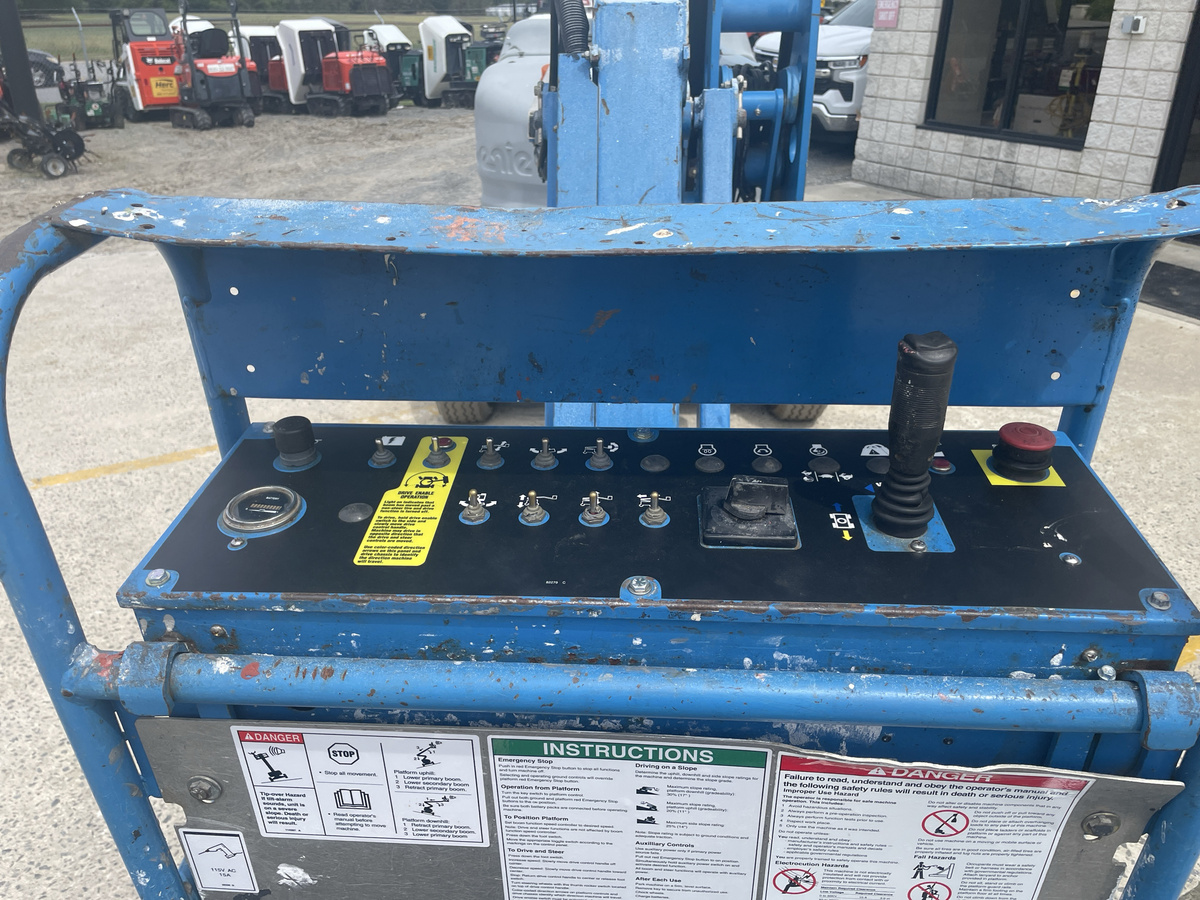 2013 Genie Z-45/25-8