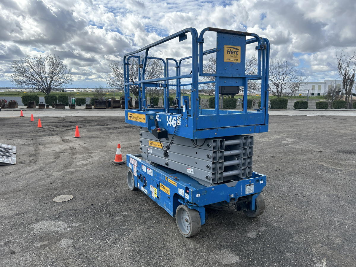2018 Genie GS-3246-4