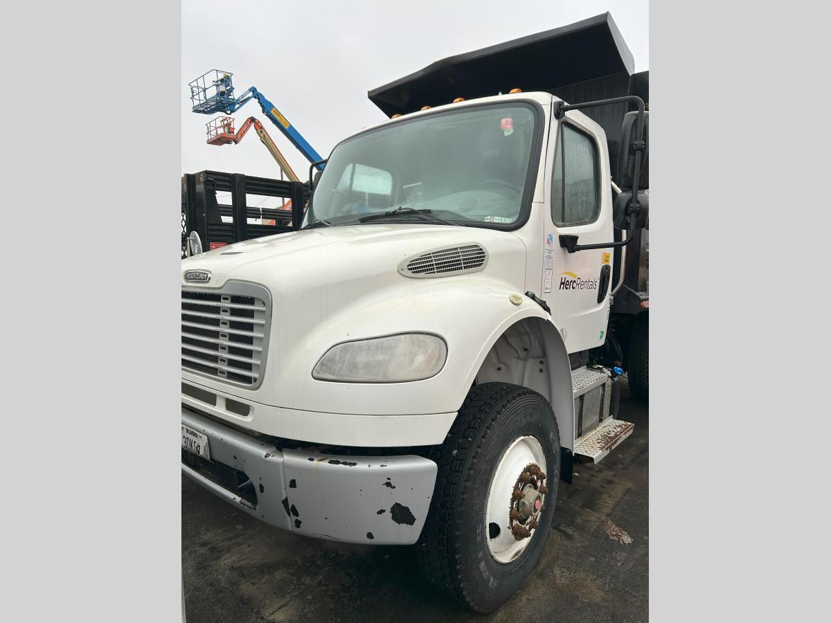 2019 Freightliner M2106