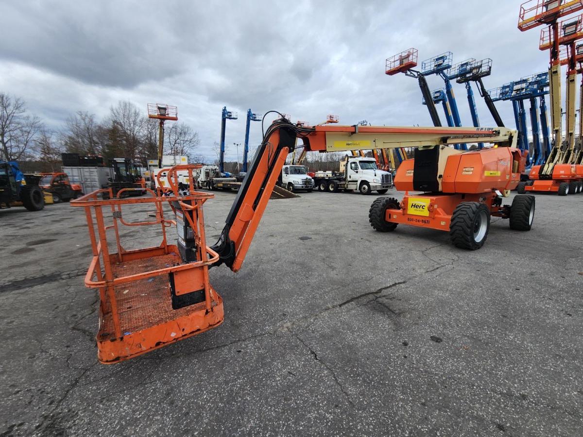 2015 JLG 800AJ