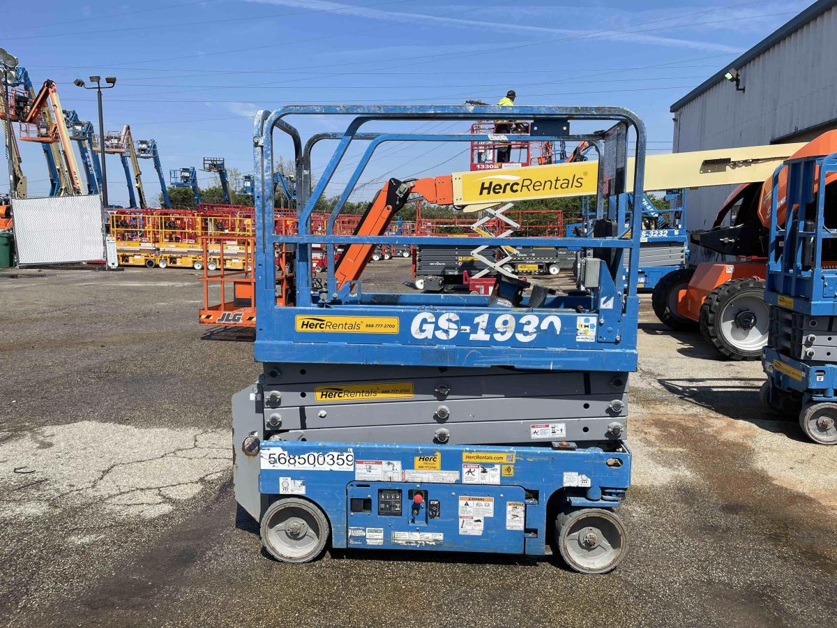 2018 Genie GS-1930