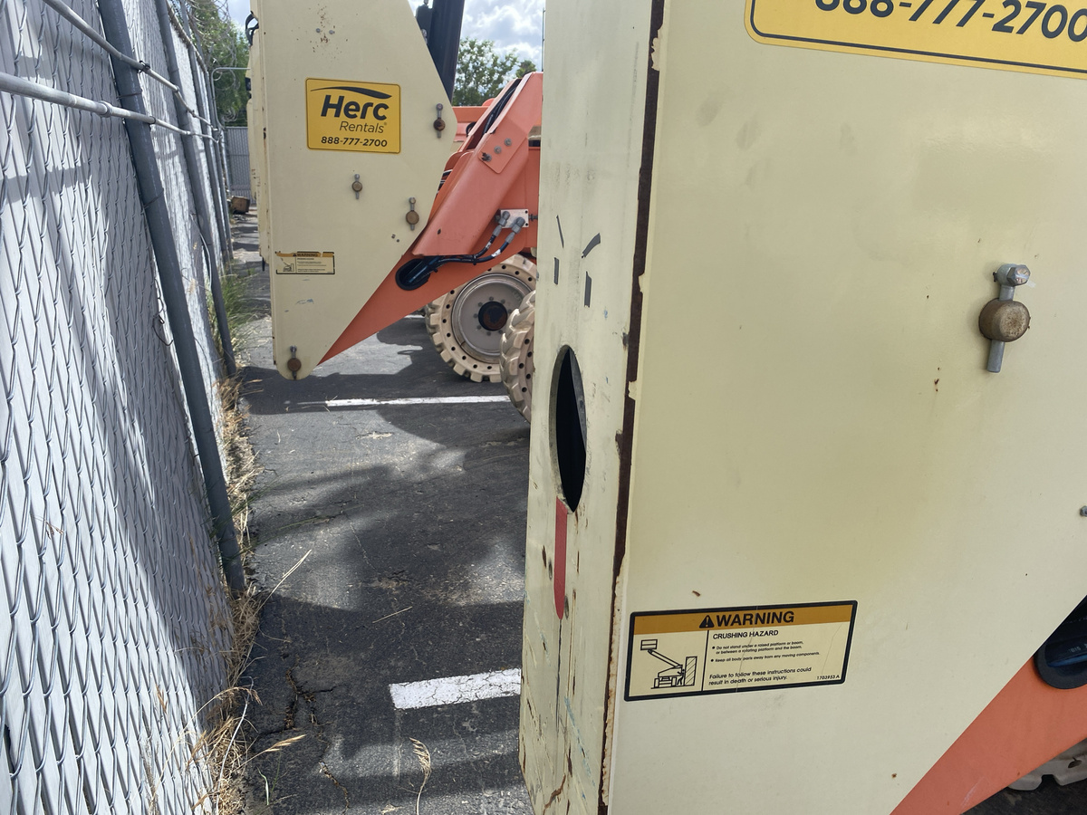 2015 JLG 600AJN Narrow-16