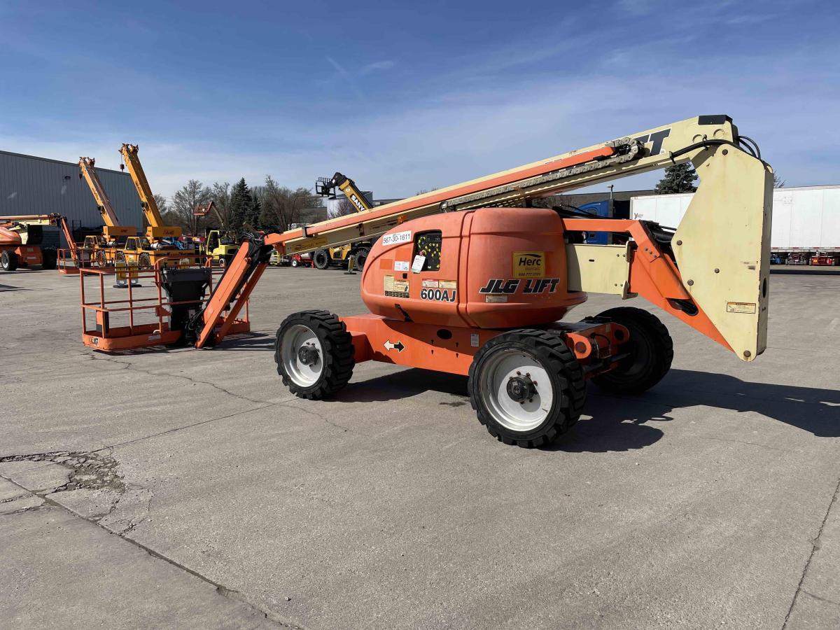 2014 JLG 600AJ