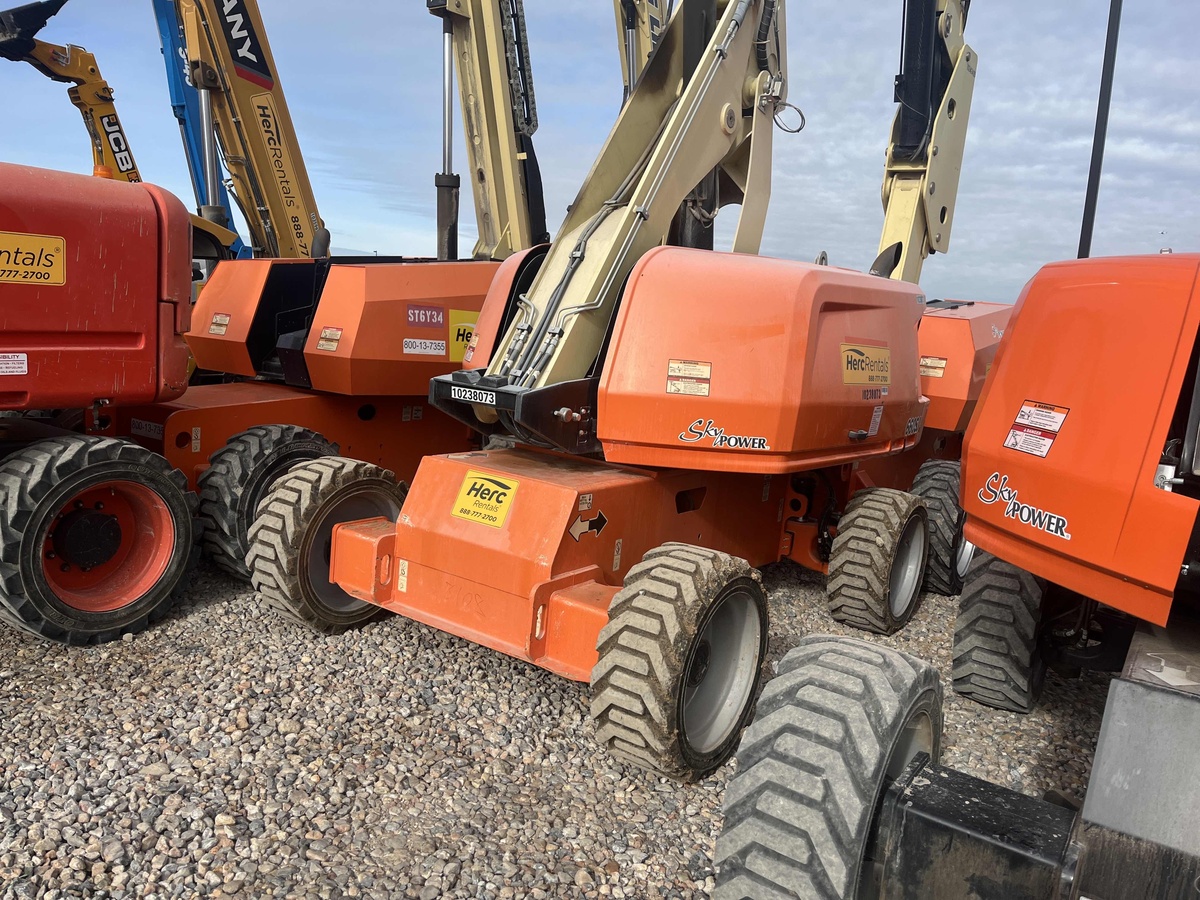 2018 JLG 660SJ