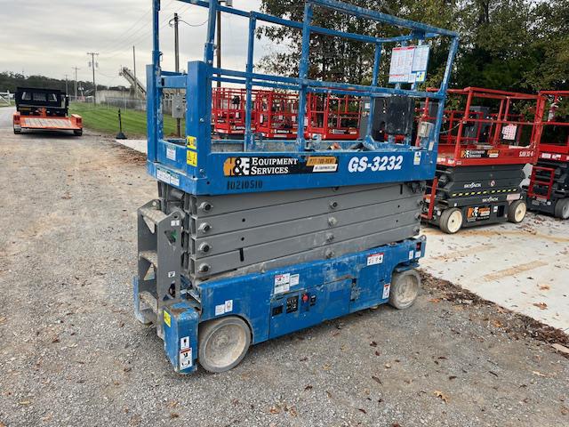 2017 Genie GS-3232