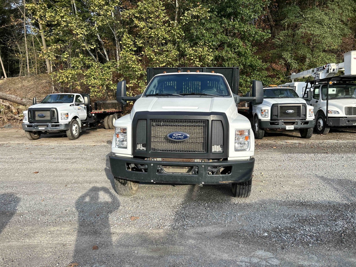 2017 Ford F750-1